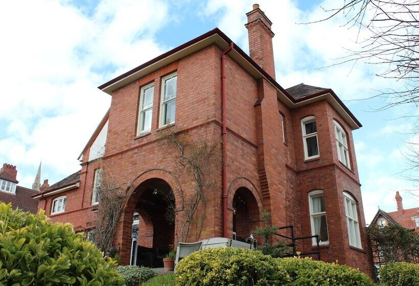 مبيت وإفطار Copper Beech House