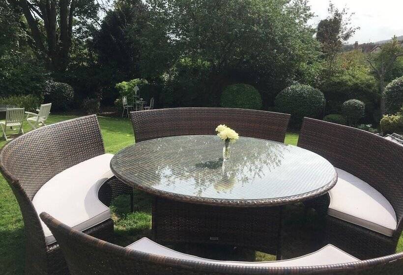 مبيت وإفطار Copper Beech House