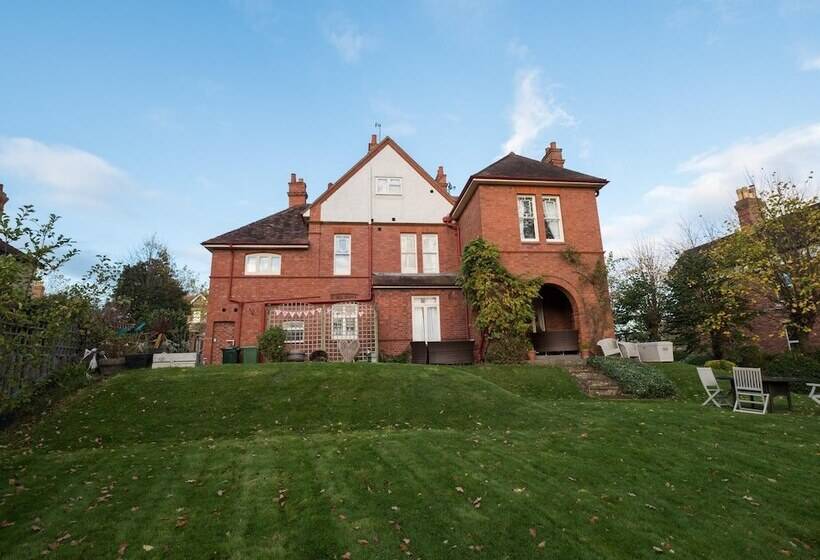 مبيت وإفطار Copper Beech House