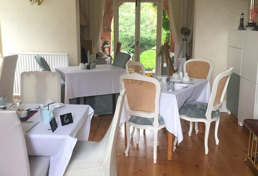 مبيت وإفطار Copper Beech House