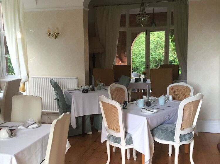 مبيت وإفطار Copper Beech House