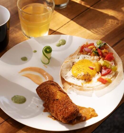 ホテル Basecamp Yoga Beach House