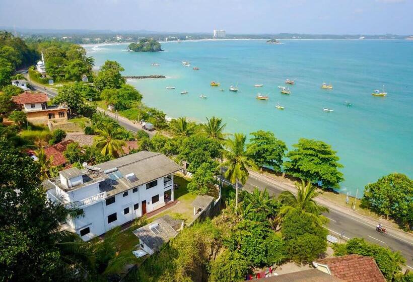 ホテル Basecamp Yoga Beach House