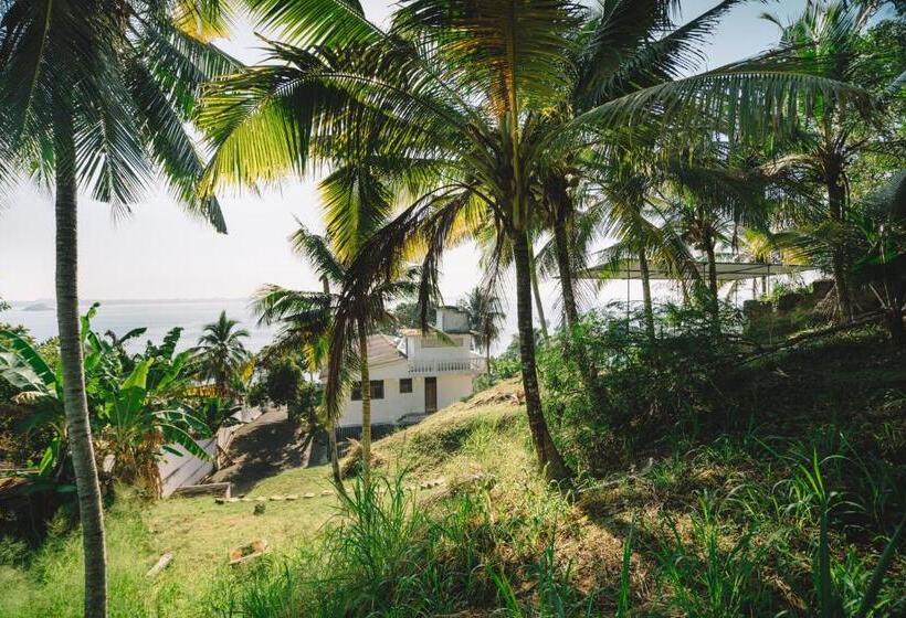 ホテル Basecamp Yoga Beach House