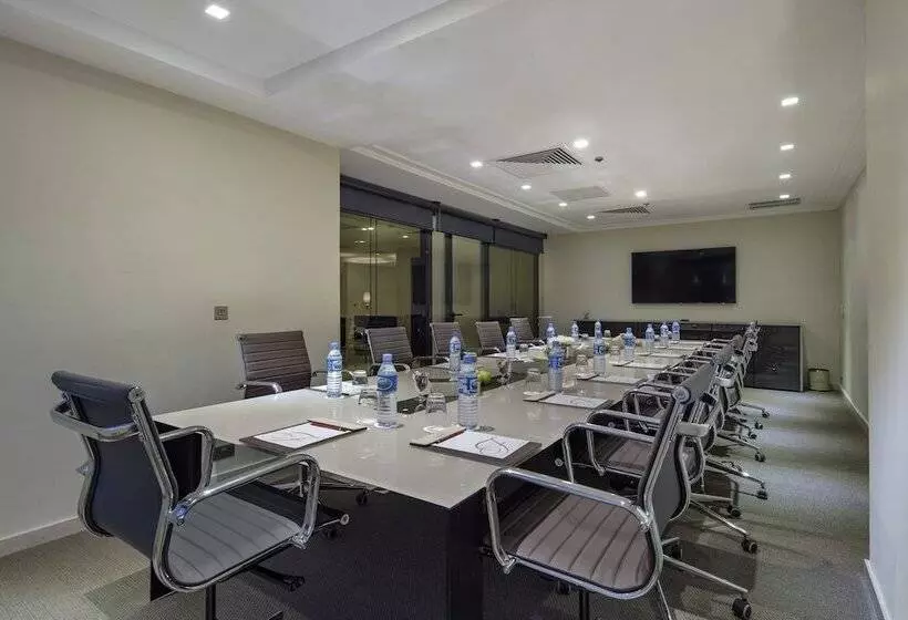 ホテル Fraser Suites Abuja
