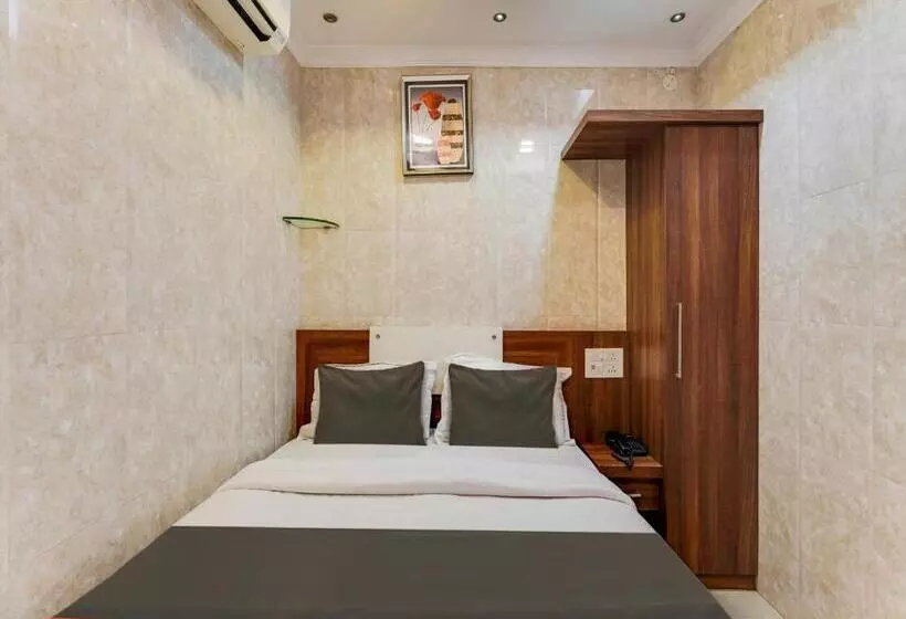 Hotelli The Park Royal