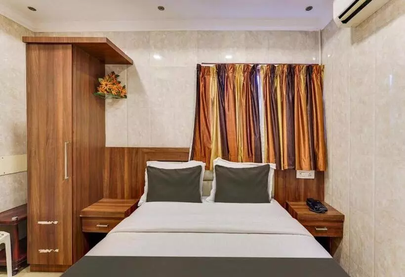 Hotelli The Park Royal