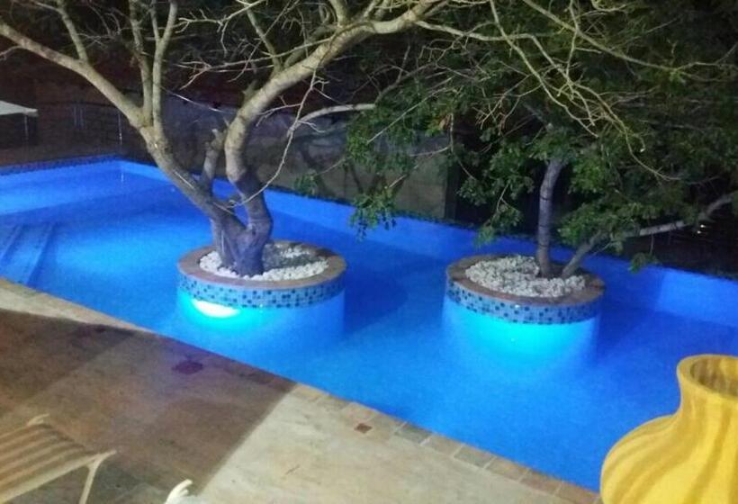 منتجع Ossanzaia Bilene Lodge