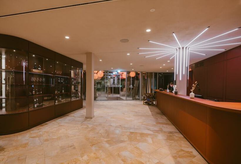 Отель Reiters Finest Family