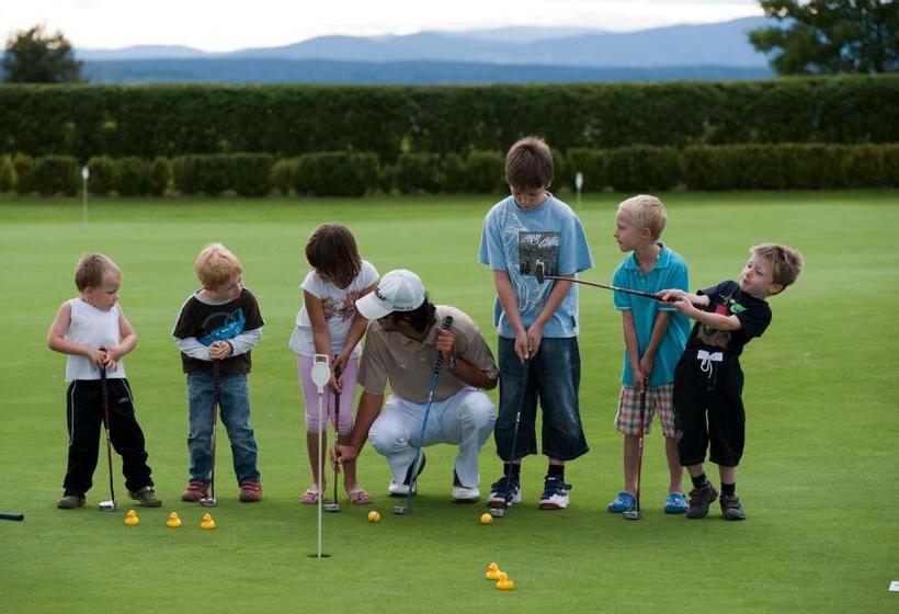 Отель Reiters Finest Family