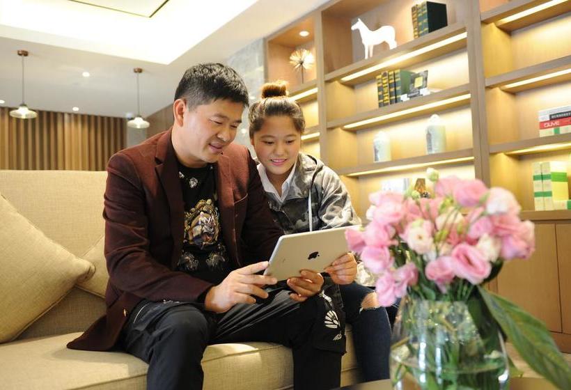 Otel Shanghai Hongqiao National Exhibition Center Yitel