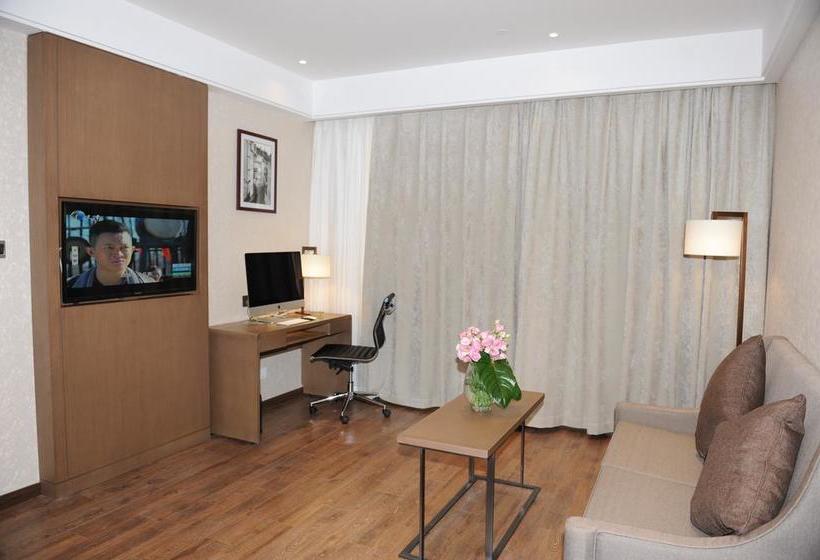 Otel Shanghai Hongqiao National Exhibition Center Yitel