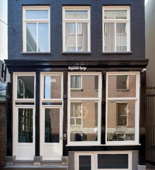 فندق The Highland House