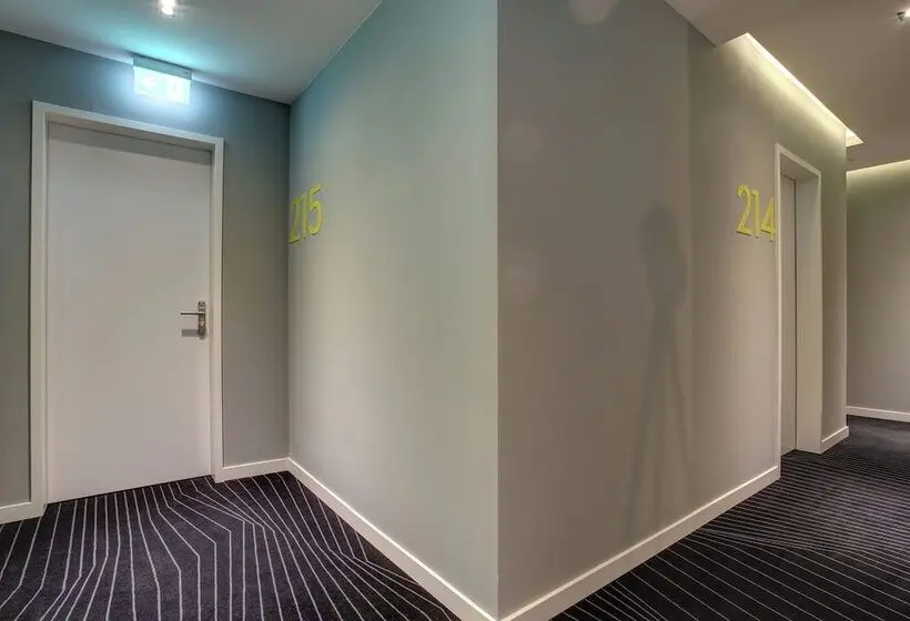 ホテル Vienna House Easy by Wyndham Dortmund City