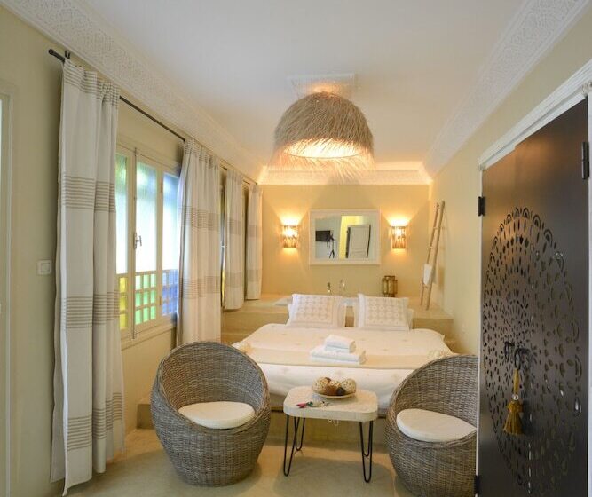 تختخواب و صبحانه Dar Antonia