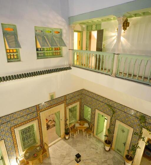 تختخواب و صبحانه Dar Antonia