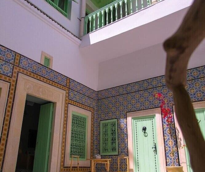 تختخواب و صبحانه Dar Antonia