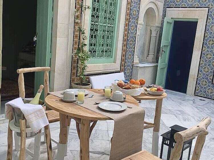 تختخواب و صبحانه Dar Antonia