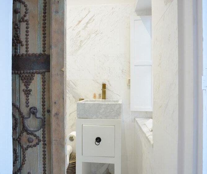 تختخواب و صبحانه Dar Antonia