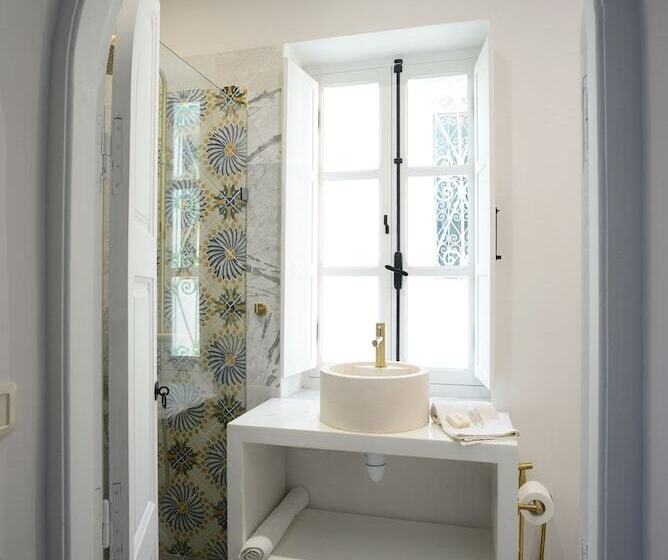 تختخواب و صبحانه Dar Antonia