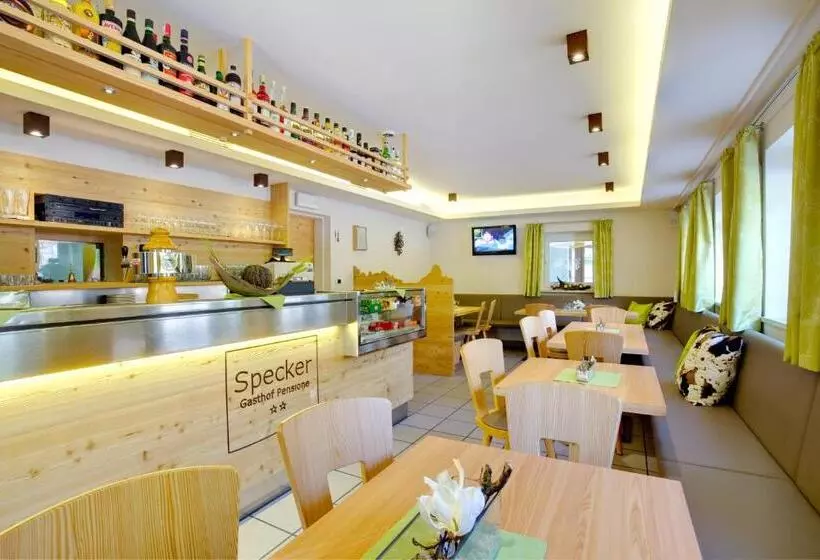 ホテル Gasthof Specker