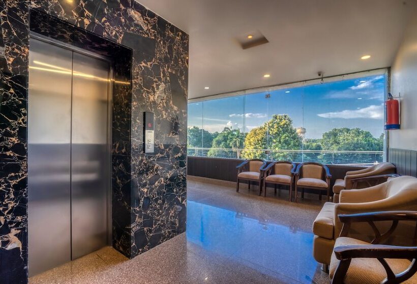 酒店 Manas Continental