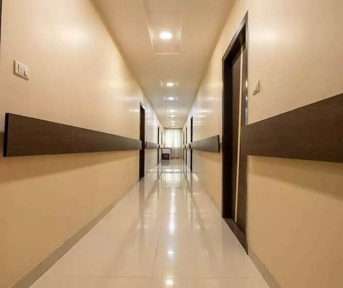 هتل Manas Continental