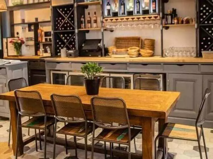 Hotelli Restaurant Des Maures