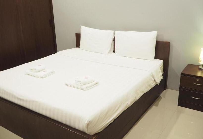 هتل The Glasshouse Place