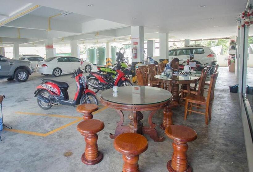 هتل The Glasshouse Place