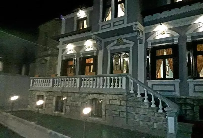 هتل Vila Mano
