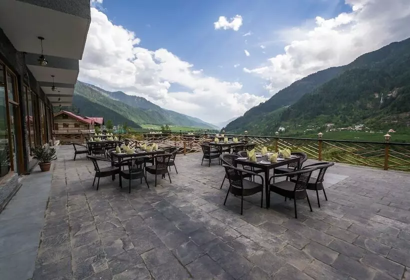 Snow Flakes Resort And Spa Centrally Heated Luxury Resort