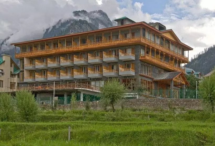 Snow Flakes Resort And Spa Centrally Heated Luxury Resort