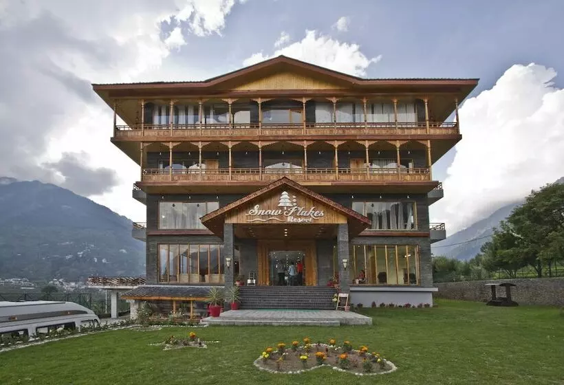 Snow Flakes Resort And Spa Centrally Heated Luxury Resort