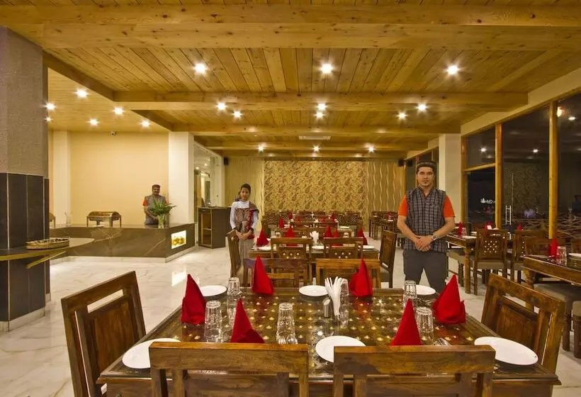 Snow Flakes Resort And Spa Centrally Heated Luxury Resort