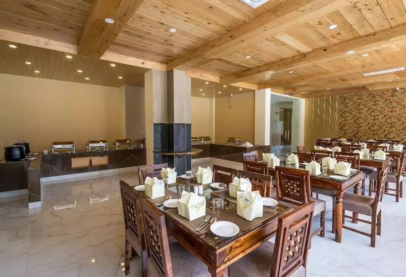 Snow Flakes Resort And Spa Centrally Heated Luxury Resort
