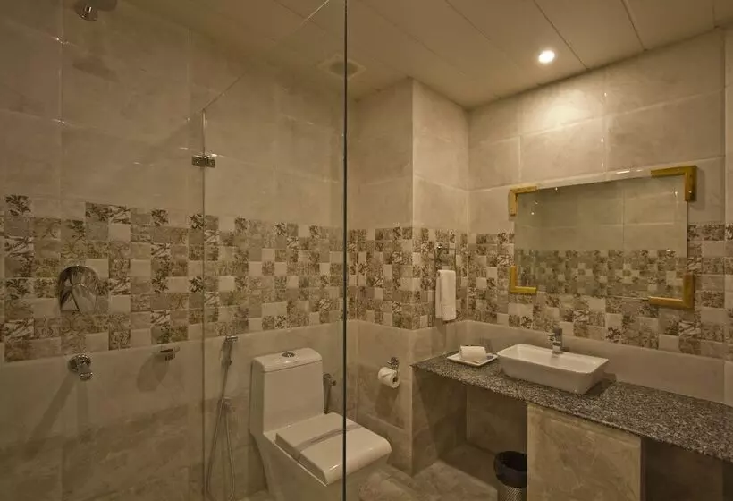 Snow Flakes Resort And Spa Centrally Heated Luxury Resort