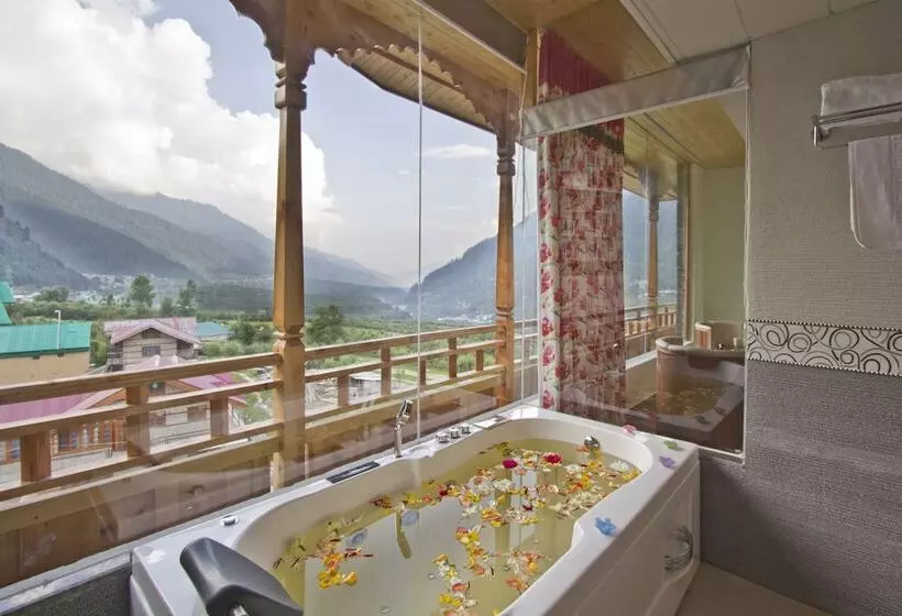 Snow Flakes Resort And Spa Centrally Heated Luxury Resort