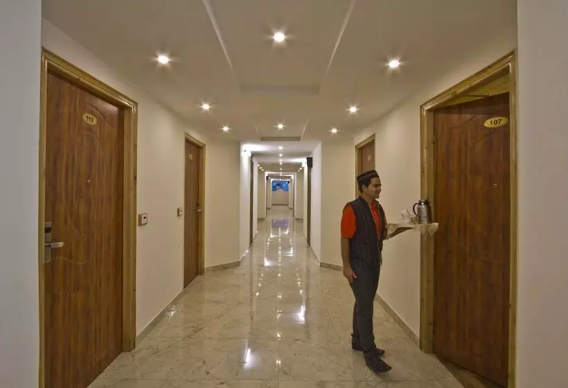 Snow Flakes Resort And Spa Centrally Heated Luxury Resort