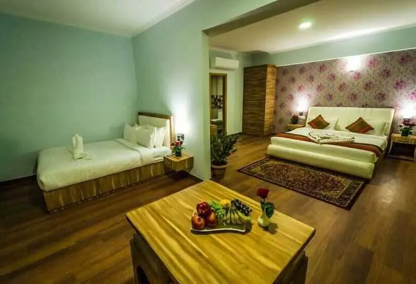 Snow Flakes Resort And Spa Centrally Heated Luxury Resort