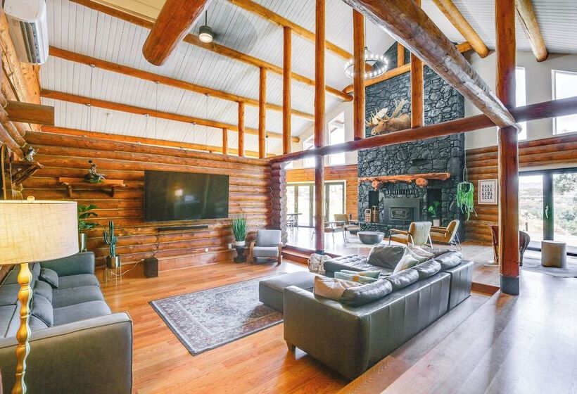 Alpine Cabin W/ Pool & Hot Tub Access On 27 Acres!