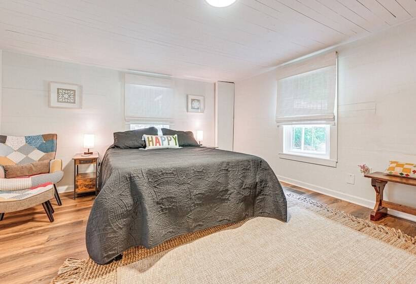 Cabin W/ Fire Pit   7 Mi To Downtown Carrollton!