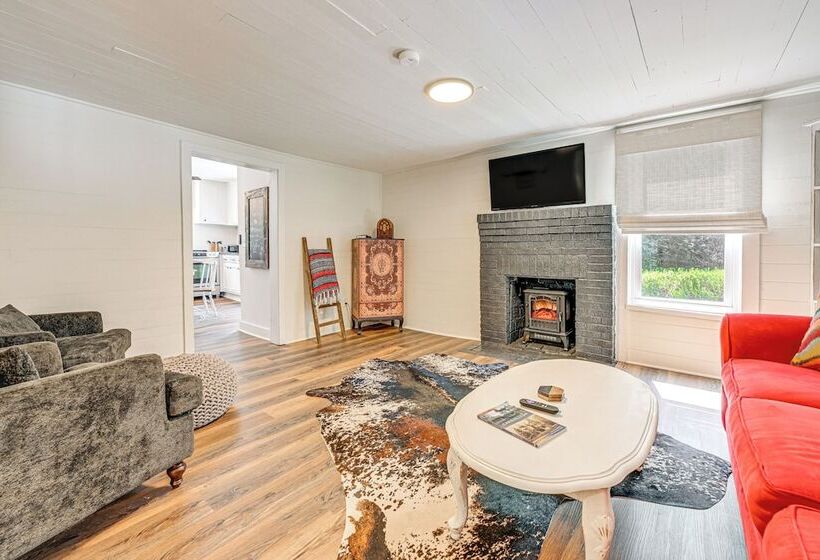 Cabin W/ Fire Pit   7 Mi To Downtown Carrollton!