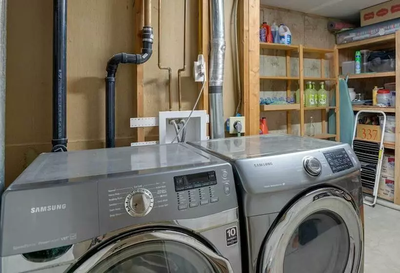 6 Mi To Denver: Wfh Friendly Duplex In Wheat Ridge