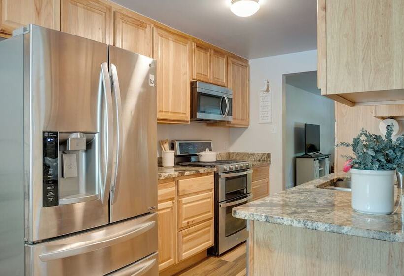 6 Mi To Denver: Wfh Friendly Duplex In Wheat Ridge