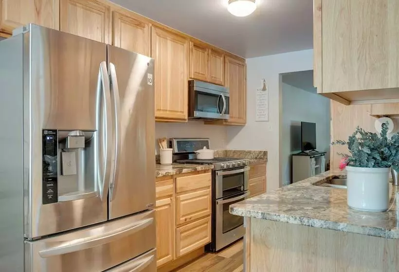 6 Mi To Denver: Wfh Friendly Duplex In Wheat Ridge