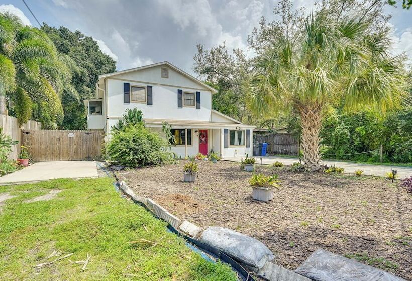 Cozy Tampa Retreat W/ Pool ~ 11 Mi To Downtown