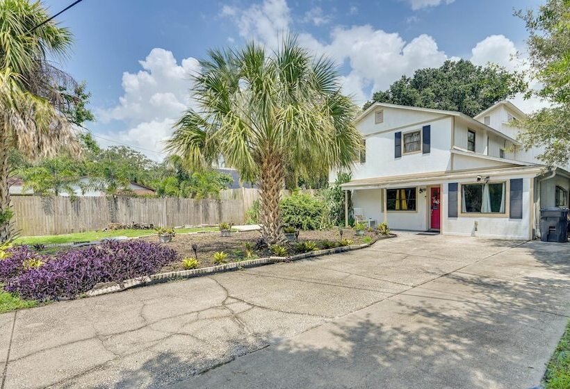 Cozy Tampa Retreat W/ Pool ~ 11 Mi To Downtown