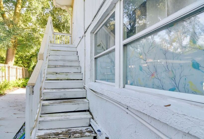 Cozy Tampa Retreat W/ Pool ~ 11 Mi To Downtown