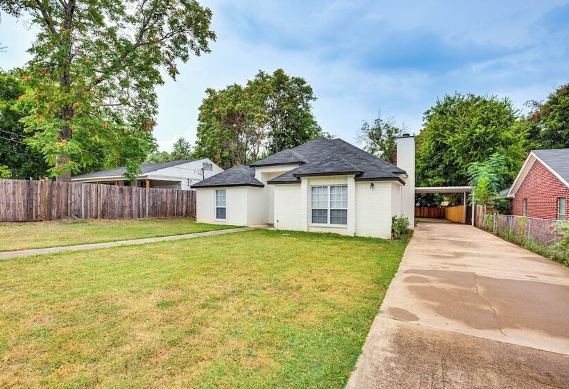 Grand Prairie Group Getaway: Pets Welcome!